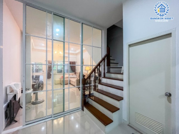 *****ทาวน์เฮ้าส์มือสองกรุงเทพฯ ม.ซอยสุขนิรันดร์ แจ้งวัฒนะ10 เนื้อที่ 18 ตร.ว. ฟังก์ชัน 2 ห้องนอน 2 ห้องน้ำ 1 ที่จอดรถ แถมฟรี! 2 เครื่องปรับอากาศ บนทำเลใกล้สนามบินดอนเมือง เพียง 10 นาทีก็ถึงรถไฟฟ้าสายสีแดง "สถานีหลักสี่" และทางด่วน "อุตราภิมุข" จองเลย!